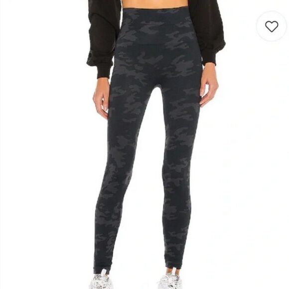 Spanx Look At Me Now Camo Seamless Leggings - Picture 1 of 4